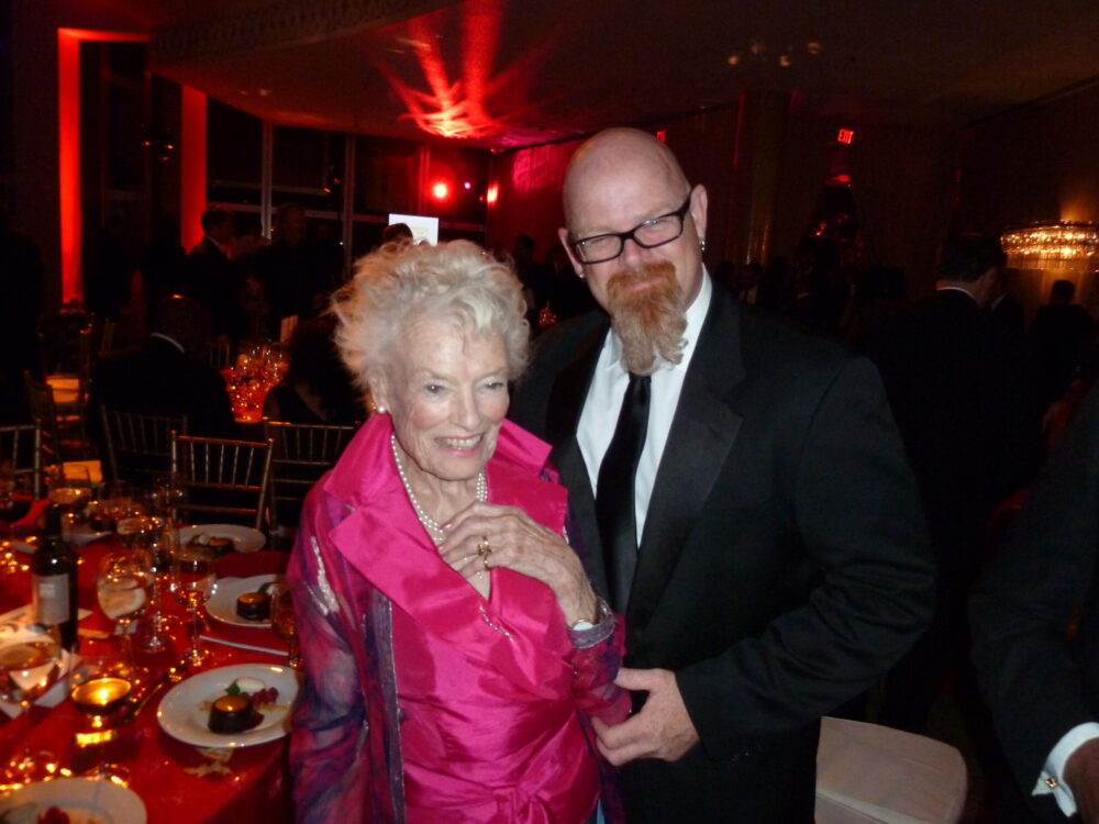 Eve Branson (Richards Mum)